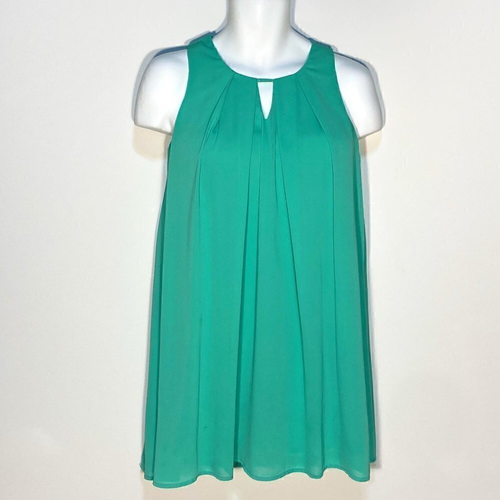 Giddy Up  Glamour SZ L  Green silk tent dress with neck cut out detailing
